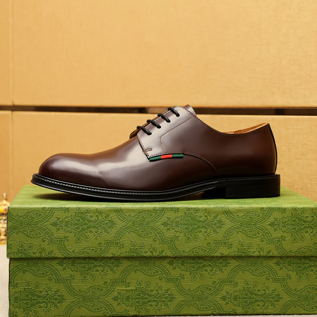Men's shoes 💰520 💐 Product trademark: GUCCI "Gucci" business leather shoes Regular size: 38-44 (45.46🉑️customized) Product materials: Selected imported first-layer calfskin upper, imported water-dyed cowhide leather lining. Strong three-dimensional visual effect, original outsole Color: 4⃣️colors available